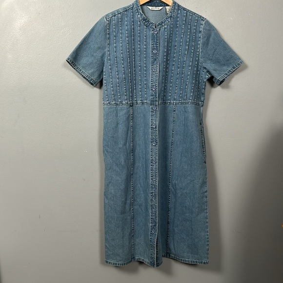 Orvis Denim Shirt Dress With Pleated Accent Top, Pockets, Womens Size 12 - Picture 2 of 15